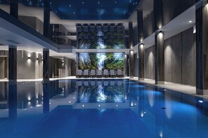 Piscine couverte, piscine extérieure (ouverte en saison)