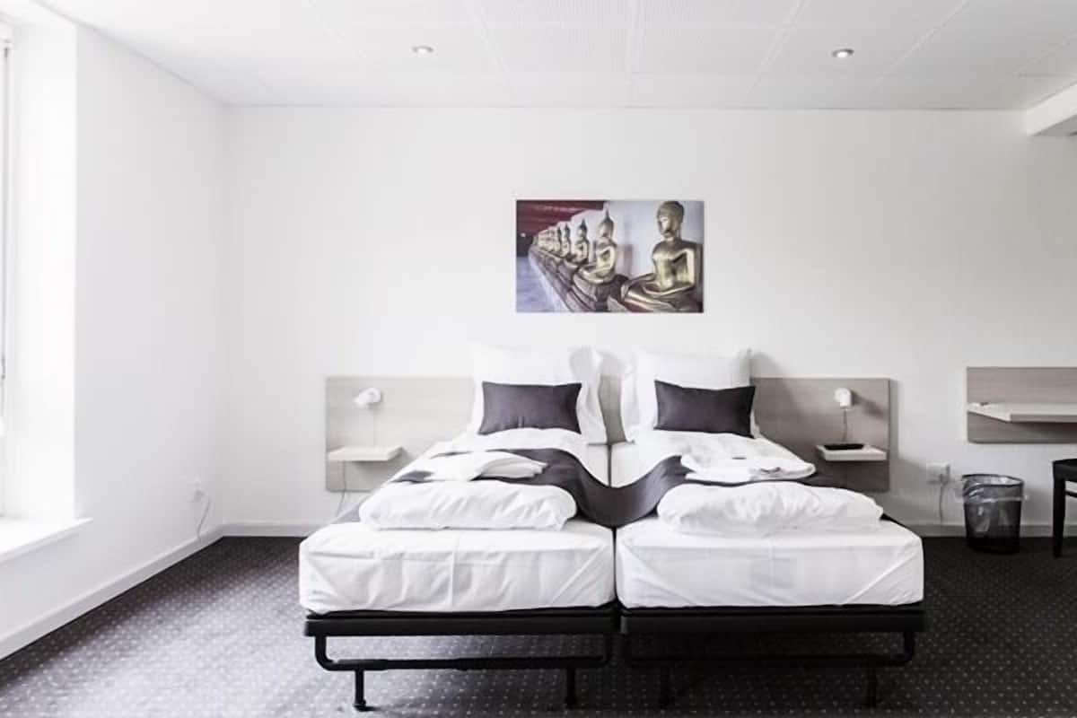 rollaway beds, free wifi, bed sheets