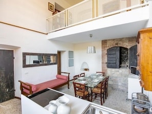 Duplex, 2 Bedrooms | Private kitchenette