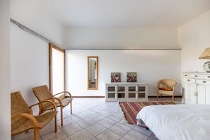 Apartment, 1 Bedroom | 1 bedroom, iron/ironing board, free cribs/infant beds, free WiFi - Casa Monella 3 (Rio)