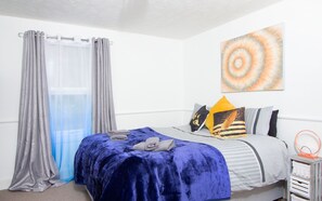 House, 4 Bedrooms | Desk, iron/ironing board, travel cot, free WiFi