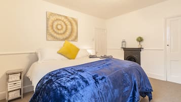 ํ์ฐ์ค, ์นจ์ค 4๊ฐ | 4 ๊ฐ์ ์นจ์ค, ์ฑ
์, ๋ค๋ฆฌ๋ฏธ/๋ค๋ฆฌ๋ฏธํ, ์ฌํ์ฉ ์๊ธฐ์นจ๋