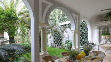 Villa, 4 Bedrooms | Terrace/patio