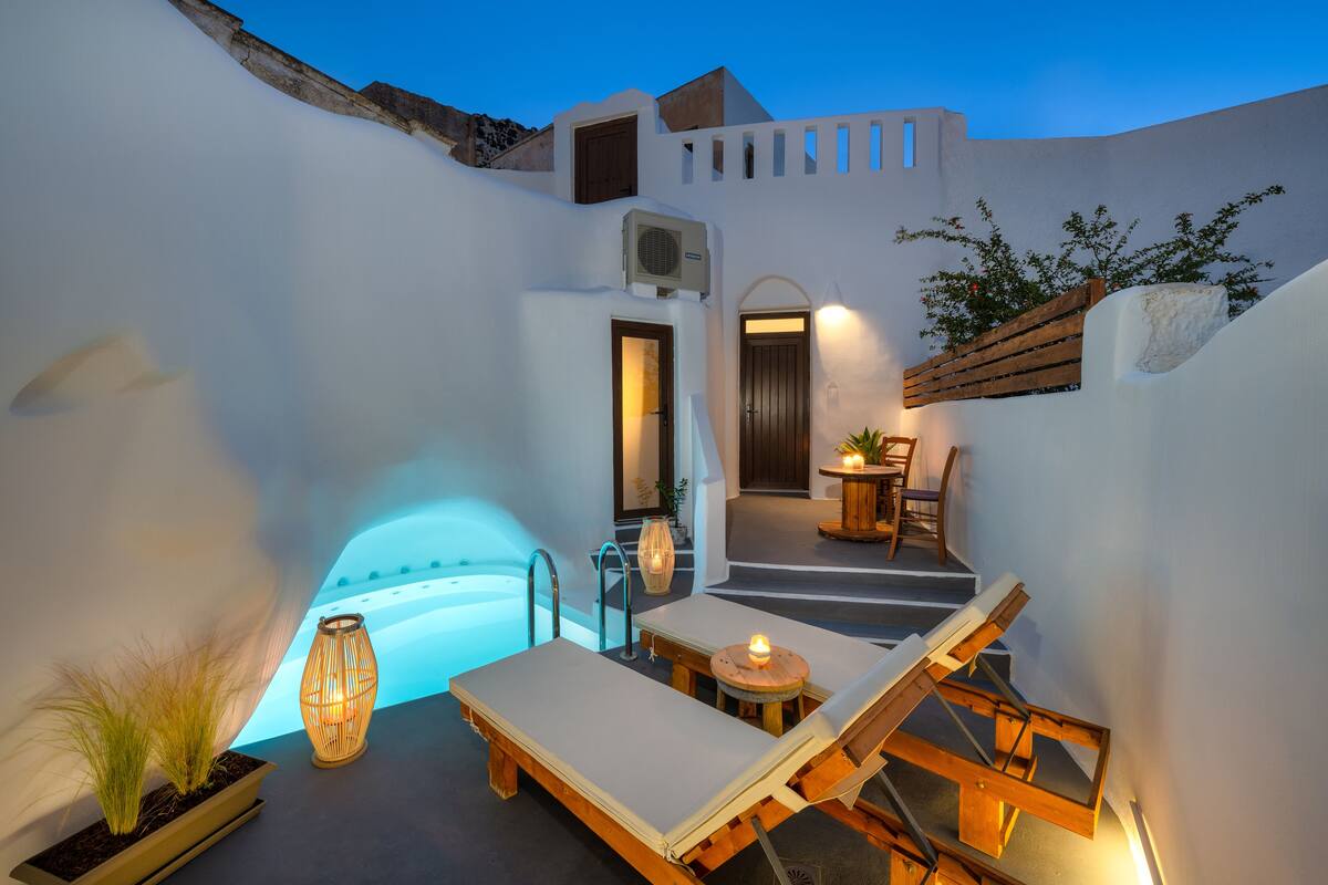 Deluxe Suite with outdoor Hot Tub (Feredini) | 客房内保险箱、办公桌、笔记本电脑工作区、隔音