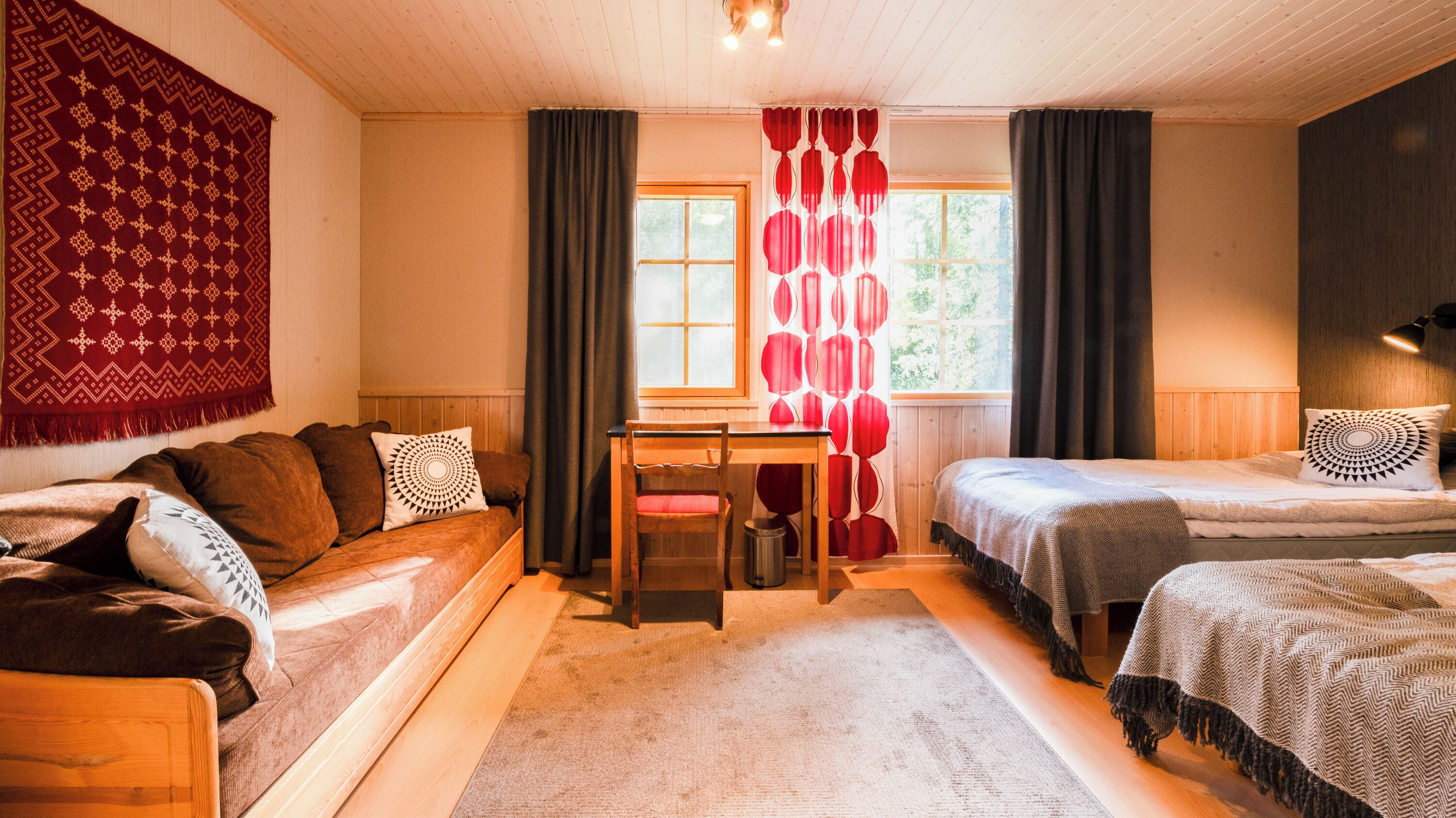 Zweibettzimmer | Schreibtisch, Verdunkelungsvorhänge, kostenlose Babybetten