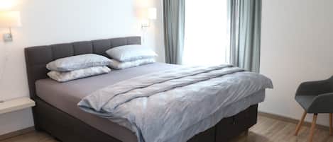 公寓 | 熨斗/熨衣板、免费婴儿床、免费 WiFi、床单