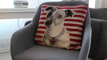 Apartment | Living area | Flat-screen TV