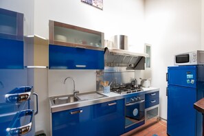 Apartment, 1 Bedroom | Private kitchen - Eva Suite (Viareggio)