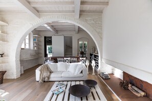 Villa, Multiple Bedrooms | Living room | Flat-screen TV