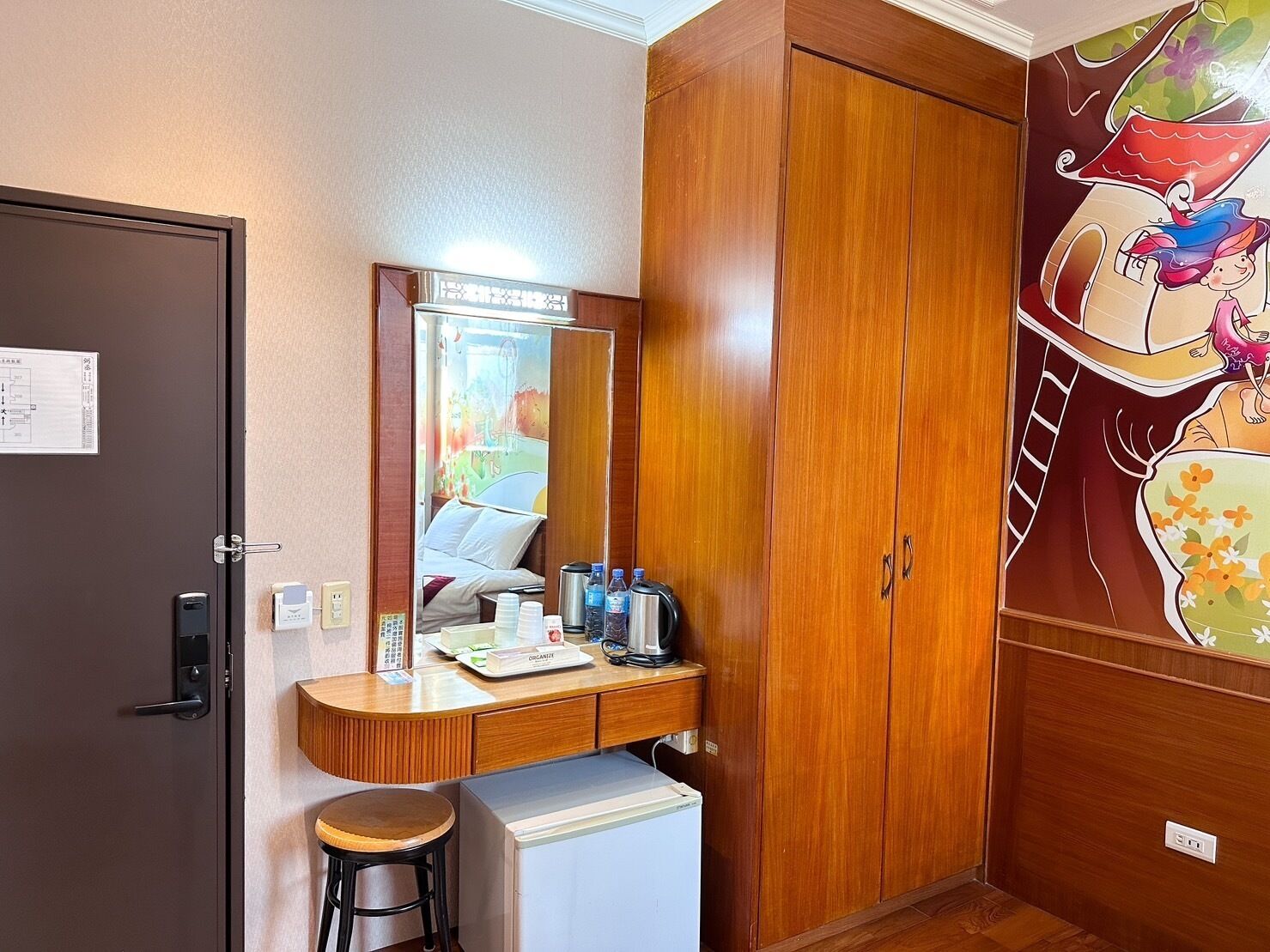 standard room | blackout curtains, free wifi, bed sheets