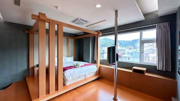 Honeymoon-Zimmer | Verdunkelungsvorhänge, kostenloses WLAN, Bettwäsche