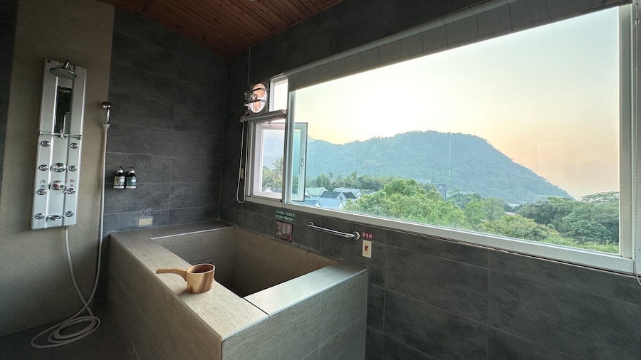 LiChiuan Hotel Spring Hotel