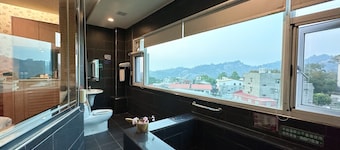 LiChiuan Hotel Spring Hotel