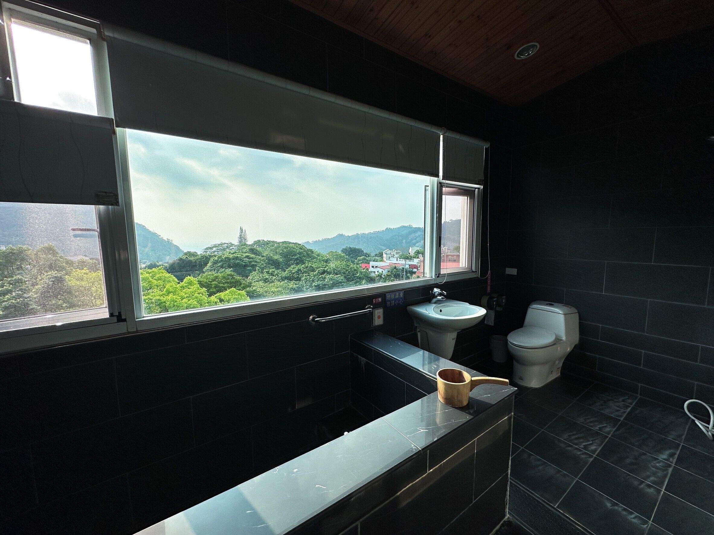 honeymoon room | bathroom | free toiletries, hair dryer, slippers, towels