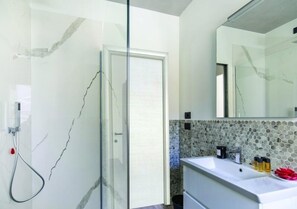 Apartment, 2 Schlafzimmer | Badezimmer | Dusche, Haartrockner, Bidet, Handtücher