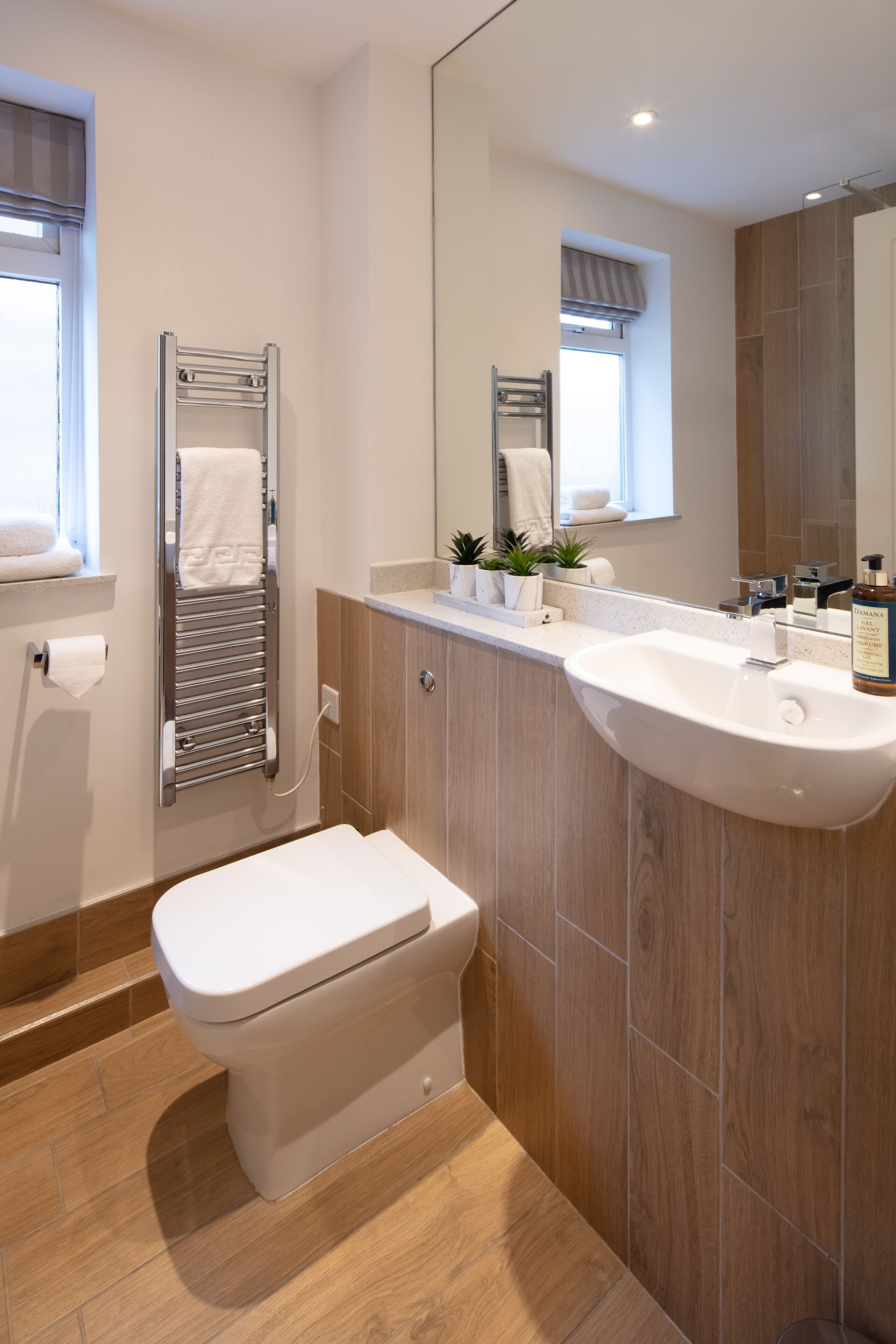 studio (6) | bathroom | shower, free toiletries, hair dryer, towels