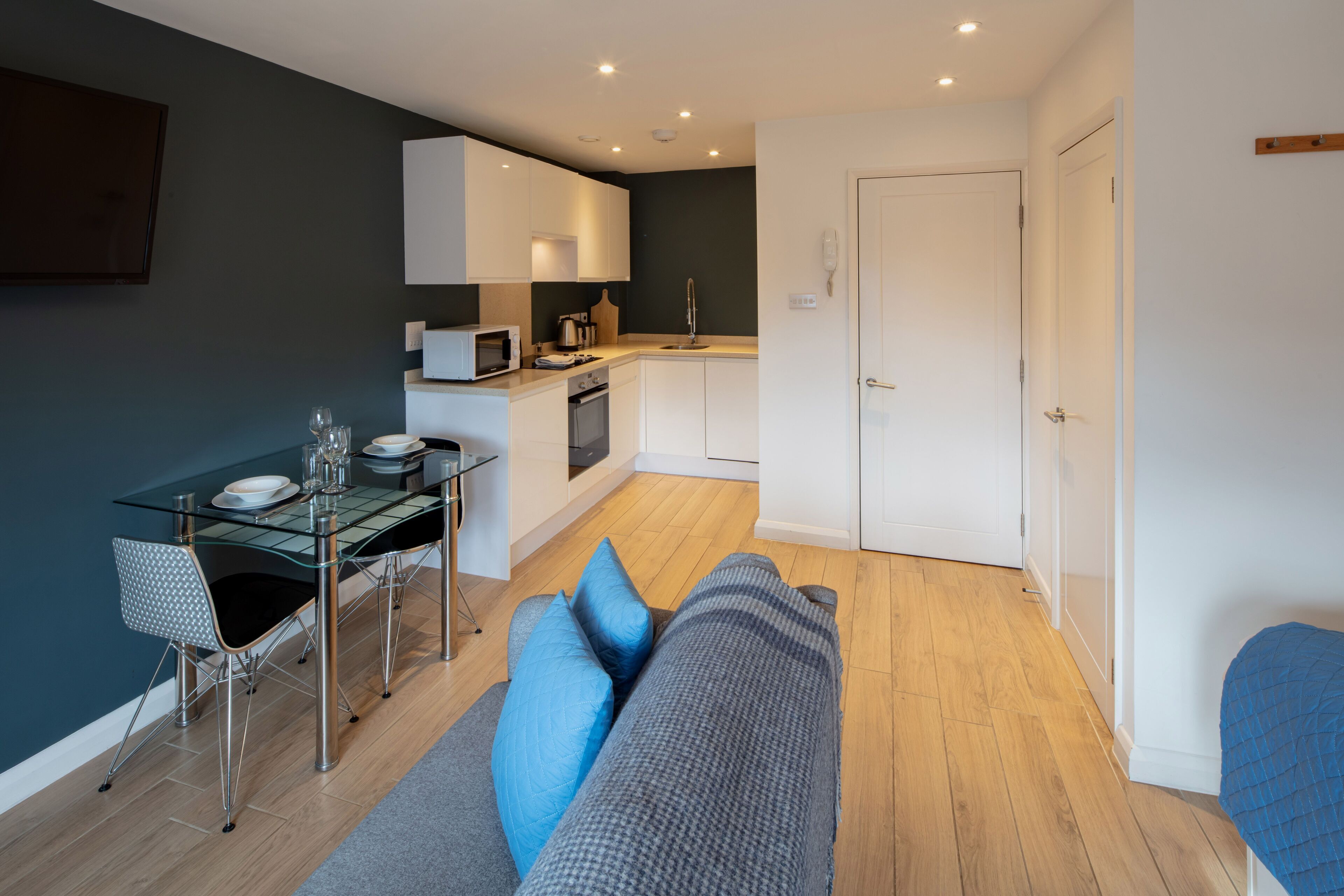 studio (6) | hypo-allergenic bedding, individually decorated, individually furnished