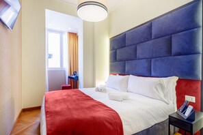 Double Room | 1 bedroom, in-room safe, individually furnished, desk - Hometown Vite (Rome)