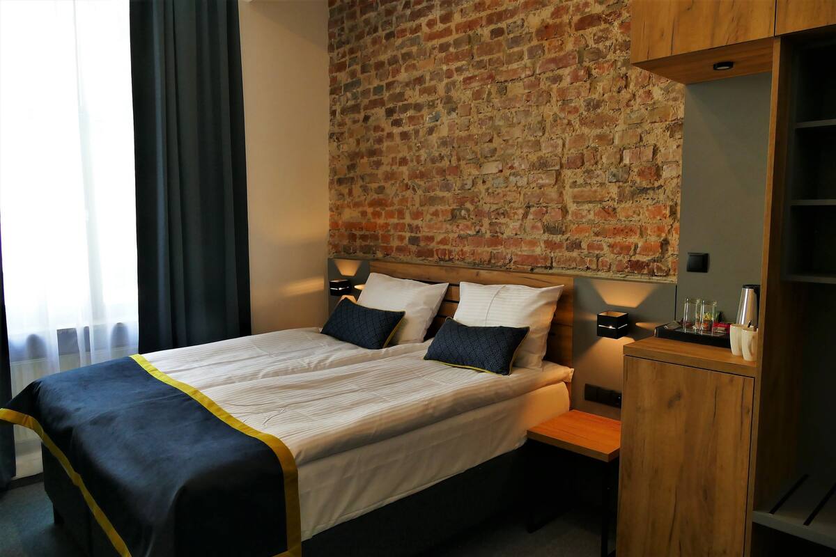 Double Room | Minibar, in-room safe, desk, laptop workspace
