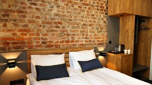 Double Room | Minibar, in-room safe, desk, laptop workspace - Hotel Mokotów (Warsaw)