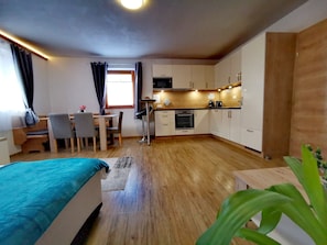 Comfort Apartment, Mountain View, Ground Floor (Sonnberg) | Living area | Flat-screen TV