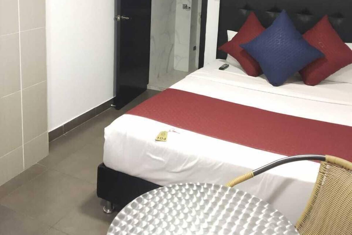 Double Room | Blackout drapes, iron/ironing board (on request), WiFi (free)