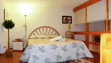 Apartment, 2 Bedrooms | 2 bedrooms, iron/ironing board, free WiFi, bed sheets