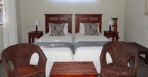 Minibar, desk, laptop workspace, blackout drapes - Be My Guest Lodge (Cape Town)