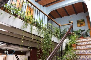 Staircase - Posada Maruja (Lietor)