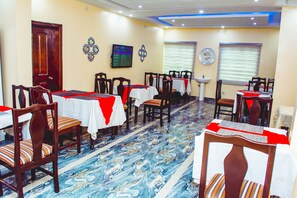 Bao gồm bữa sáng kiểu Âu hàng ngày 
