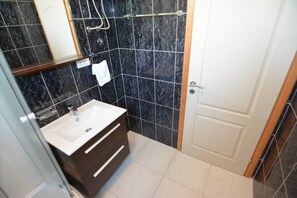 Apartment, 2 Bedrooms | Bathroom | Shower, free toiletries, hair dryer, towels - Apartments Crnogorac (Tivat)
