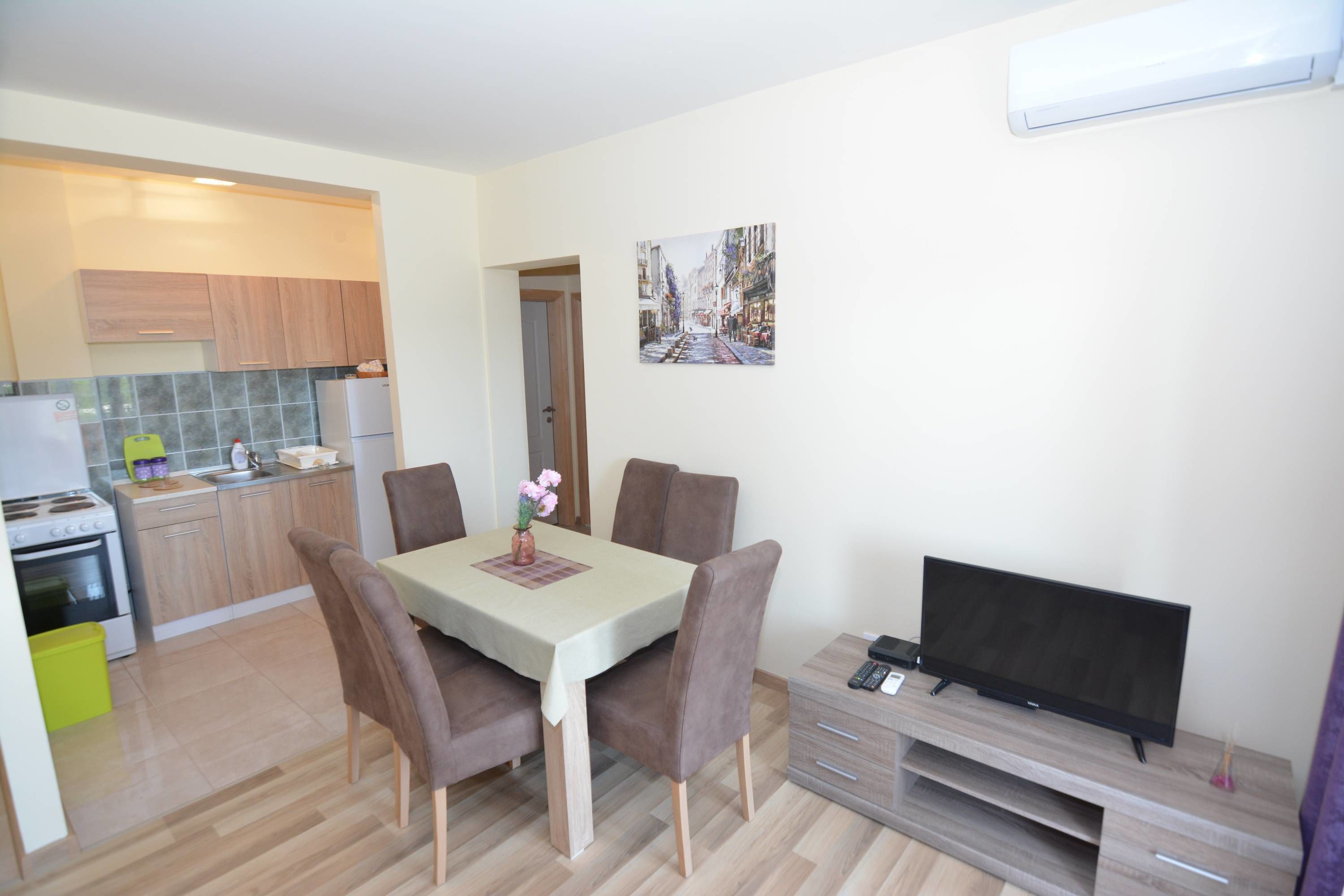 Apartment, 2 Bedrooms | Makan dalam bilik