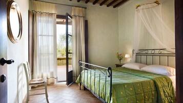 Apartment, 1 Bedroom (Frantoio) | Premium bedding, in-room safe, free WiFi, bed sheets