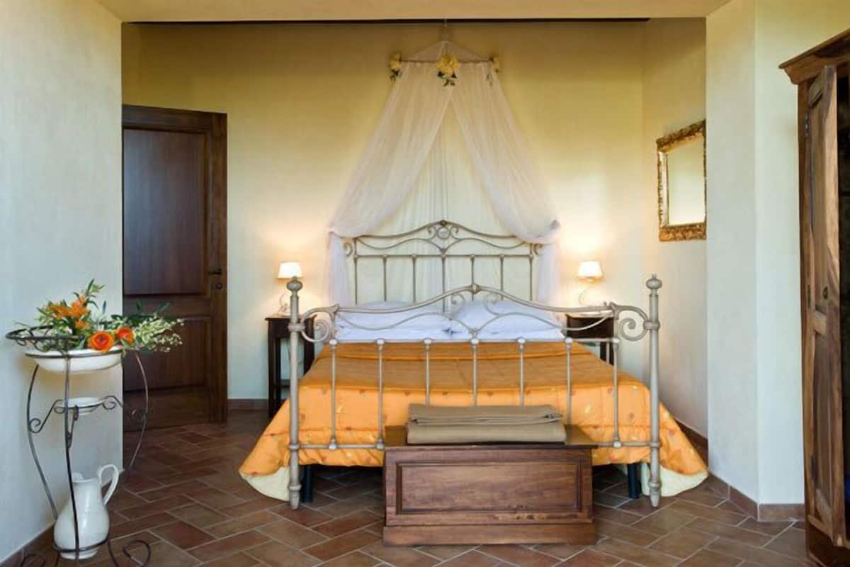 Apartment, 1 Bedroom (Granaio) | Premium bedding, in-room safe, free WiFi, bed sheets
