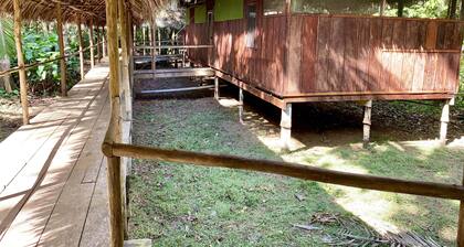 Yacumama Lodge & Excursions