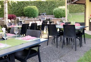 Unclassified image, 2 of 33, button - Motel des Fleurs (Servion)
