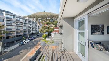 Căn hộ tiện nghi đơn giản | Quang cảnh núi