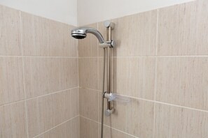 Apartment, 1 Bedroom (103) | Bathroom shower - Sun Residences (Larnaca)