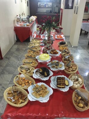 Tägliches inbegriffenes Frühstücksbuffet