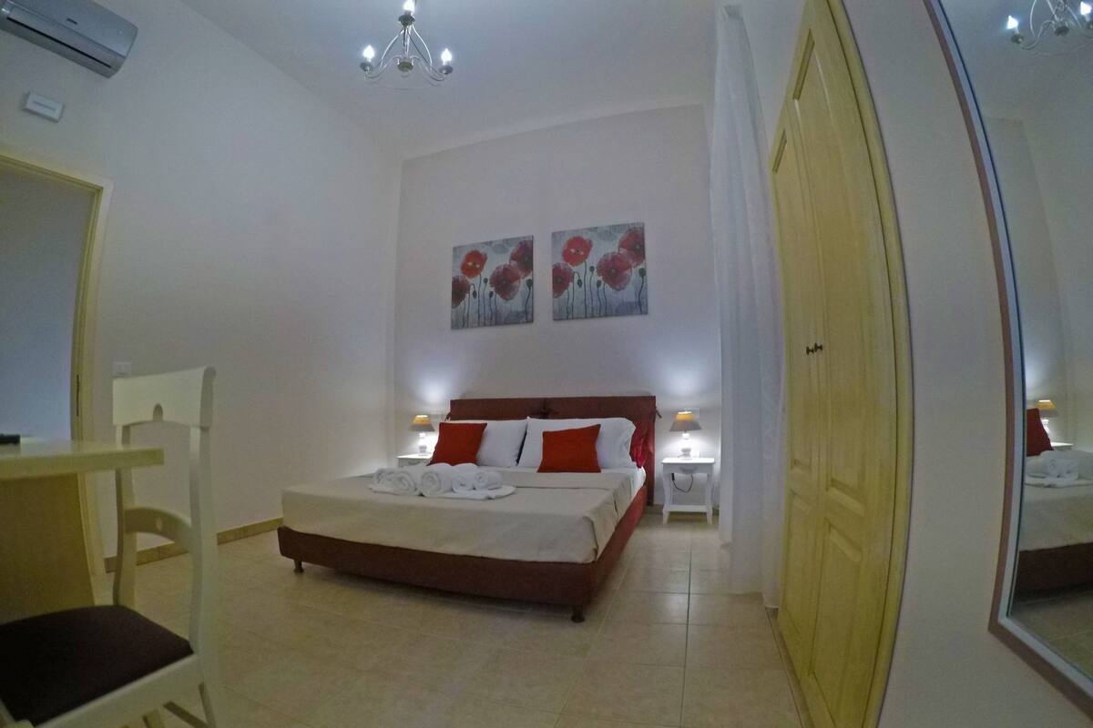 Habitación | Wifi gratis y ropa de cama