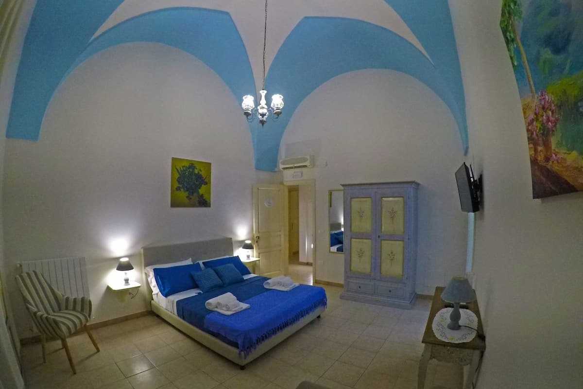 Driepersoonskamer | Gratis wifi, beddengoed