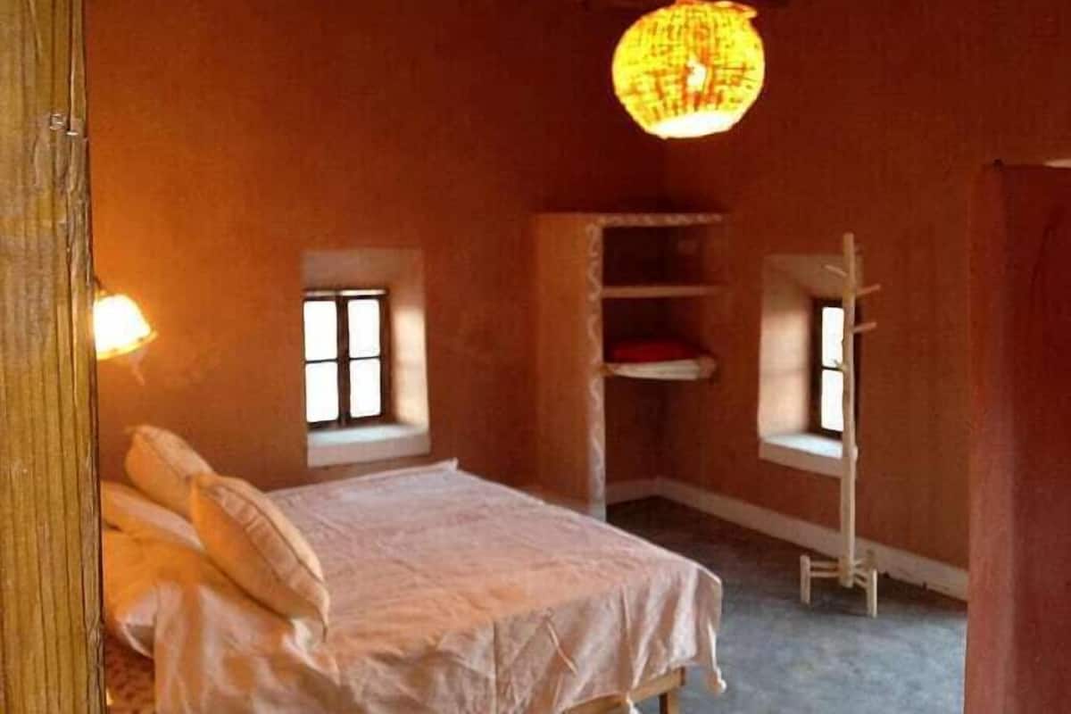 Kamer, 1 twee- of 2 eenpersoonsbedden | Geluiddichte muren, beddengoed