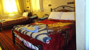 Basic Triple Room | Individually decorated, individually furnished, bed sheets - Tissili (Toudgha El Oulia)