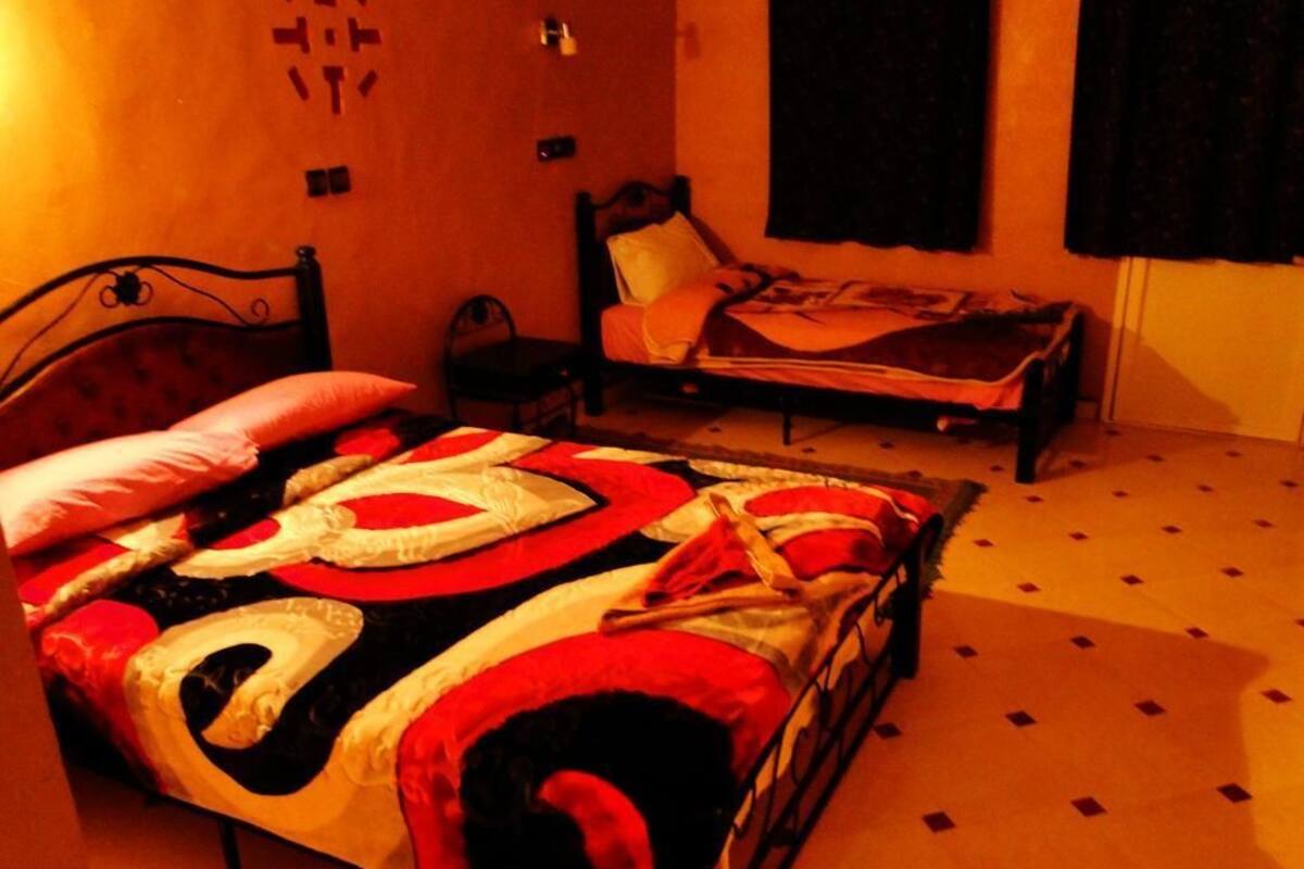 Décoration personnalisée, ameublement personnalisé, draps fournis