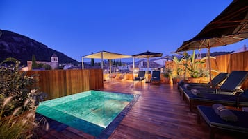 Hồ bơi ngoài trời, ghế dài tắm nắng