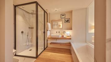 Deluxe Double Room | Bathroom
