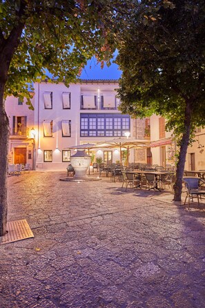 Front of property – evening/night