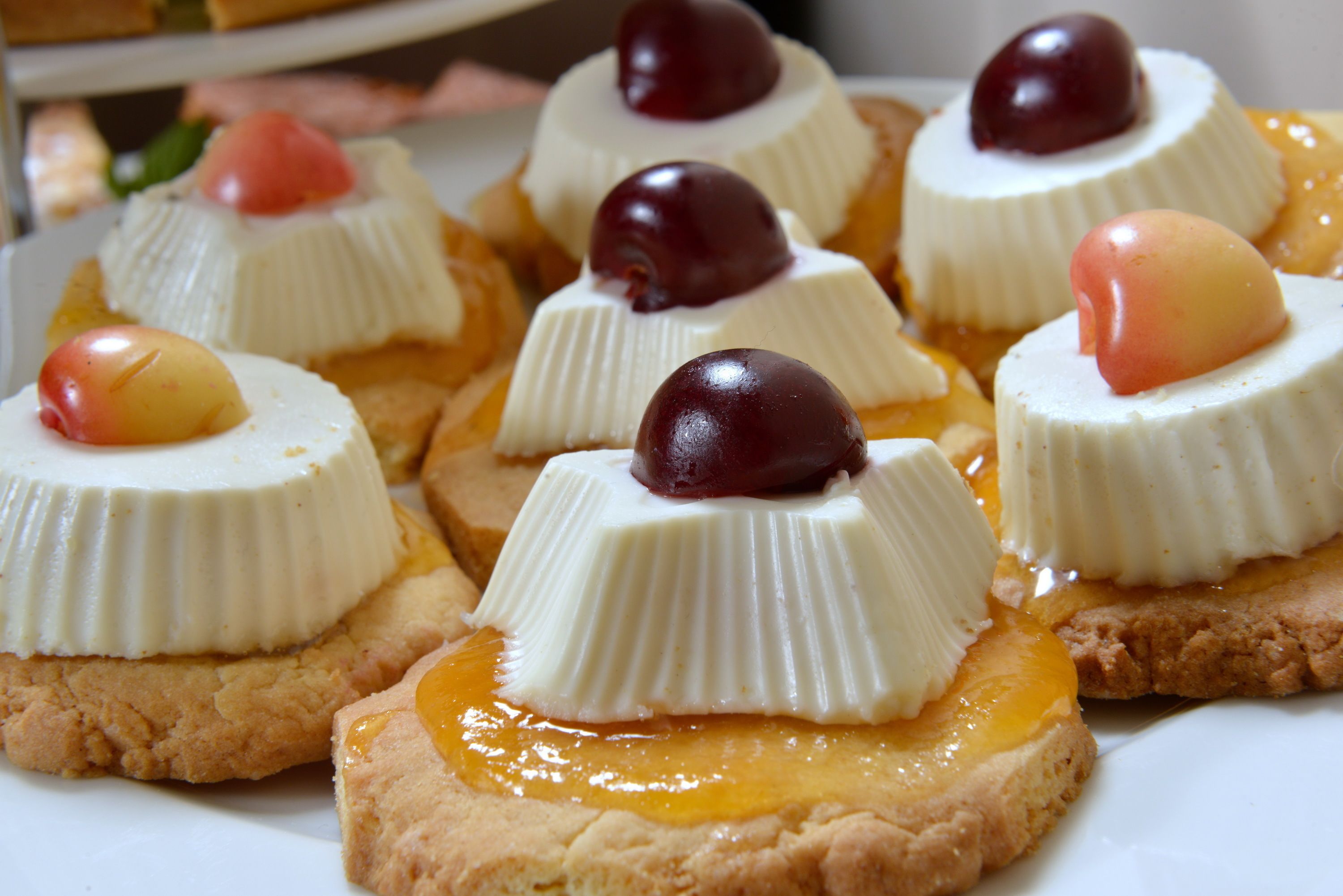 daily buffet breakfast (amd 7000 per person)