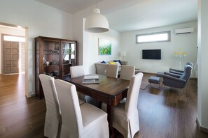 Villa, 5 Bedrooms | Living area | Flat-screen TV - Pietra Del Sole (Misiliscemi)