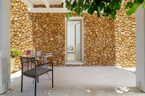 Exterior detail - Pietra Del Sole (Misiliscemi)